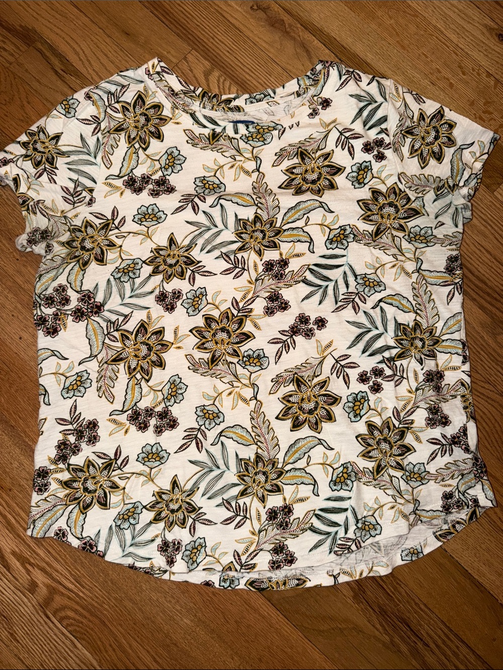 Old Navy White Floral Short Sleeve Tee with Yellow & Green Accents Size Large